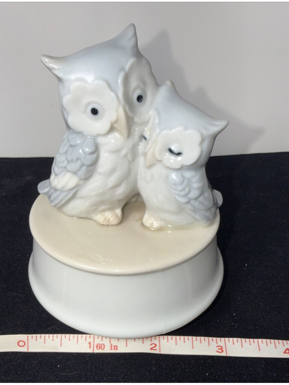 0047- Vintage Otagiri Porcelain Grey Owls Music Box "Close To You" Japan 1980s - Picture 14 of 14